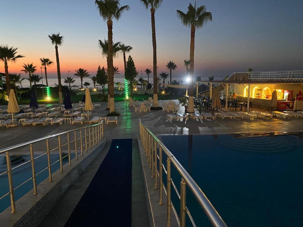 Diva Turka Beach Hotel Искендерун Экстерьер фото